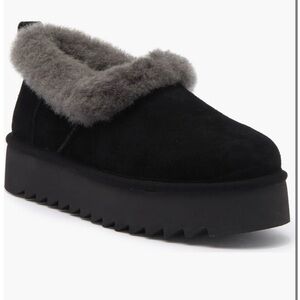 UGG Platform Shearling Slipper